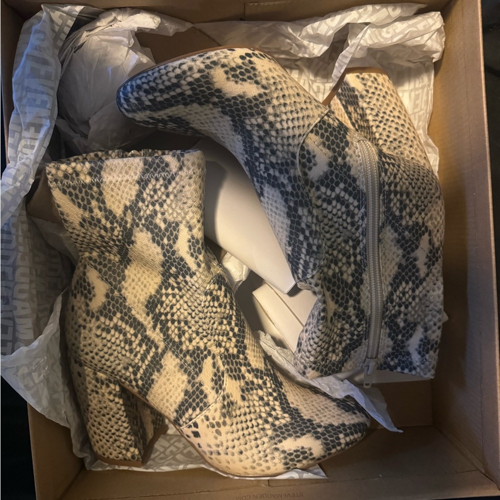 Steve Madden Boots